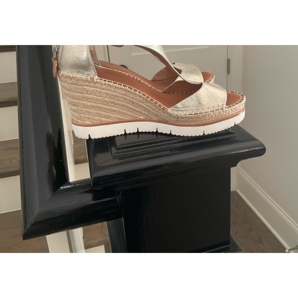 Womens wedge-size 7